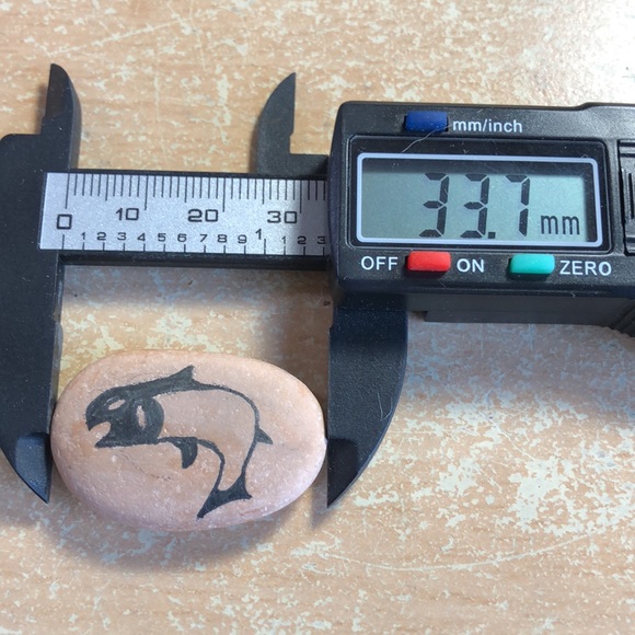 First Nations Art - Salmon on stone - Picture 7 of 10